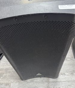 BEHRINGER SPEAKER
