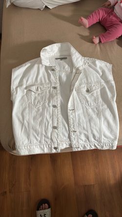 Sleeveless Jean Jacket 