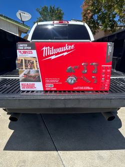Milwaukee M18 Combo Kit (6-Tool) with 2 Batteries
