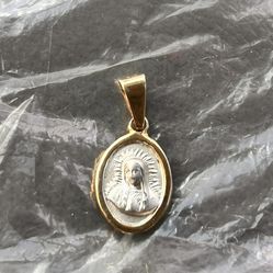 saint pendant