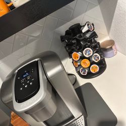 coffee machine with pods storage display