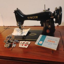 Singer Vintage Sewing Machine 3/4 Head Mdl. 99 From 1956 With Or Without Cabinet.