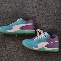 Leather Suede Puma Tennis Shoes Like New