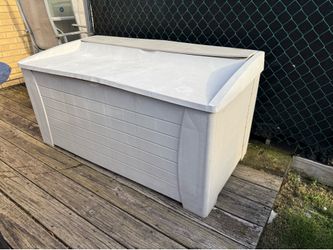 Suncast Deck Box