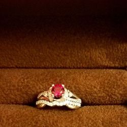New Beautiful 14k Gold Ruby And Diamond Engagement Ring Set