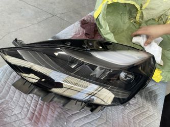New: Tesla (2021-2023) Model 3 & Y OEM LED Matrix Headlight (Driver Side)