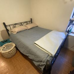 Full Size Bed With Frame 