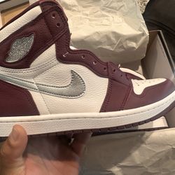 Jordan 1 Retro High Bordeaux Sz 8
