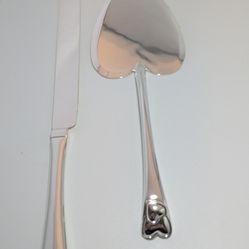 Beautiful Heart Shaped Cake Cutting Set