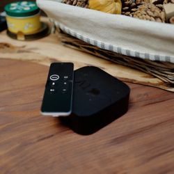 Apple TV 4K 32 GB(1st Generation) – Great Condition, Fully Functional