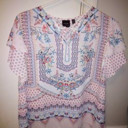 Really Cute Ladies Size Small Blouse