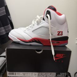 Air Jordan 5 Fire Red Black Tongue 2025 Sz 10 Men