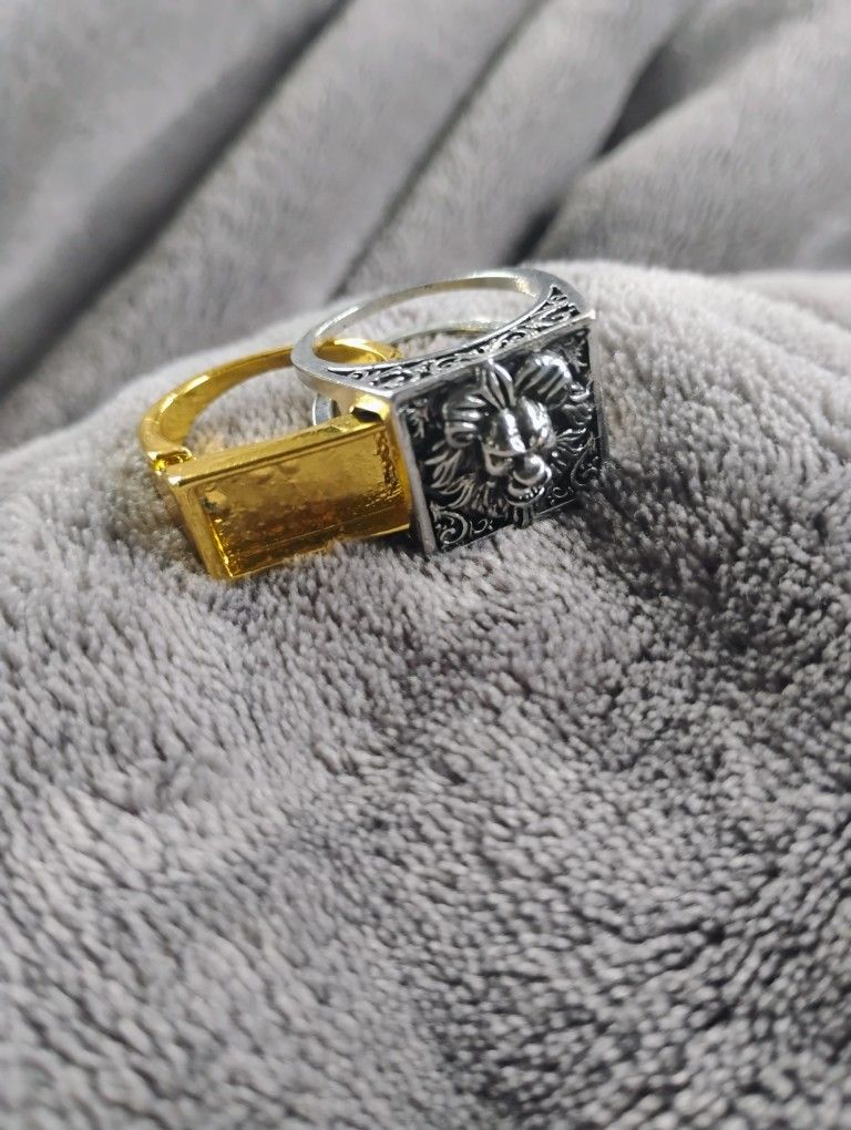 The Ring Of Irony  (Men's Lion Faced Ring With Secret Compartment)