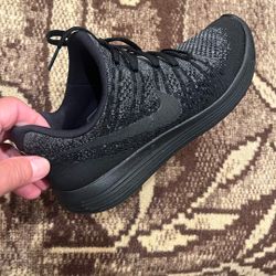NIKE LUNARLON TENNIS SHOES 