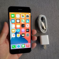 iPhone 6s - UNLOCKED - Like New  