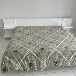 King Bed With Shelves 