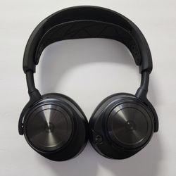 SteelSeries Arctis Nova Wireless Headphones 