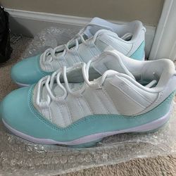 Womens 8' Jordan 11s Retro Low Igloos