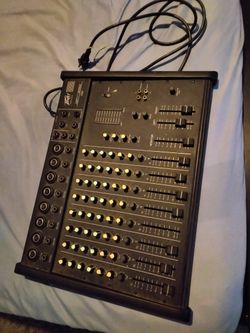 Peavey Unity 1000  Mixing Board