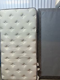 Twin mattress