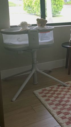 HALO BassiNest Swivel Sleeper
