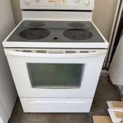 Whirlpool Electric Range. 