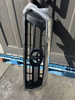 2014 Toyota Tacoma Grille