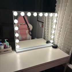 NEW IN BOX! Large Vanity Mirror with Lights 32’’ x 24’’ Tempered Galss Lighted Hollywood mirror