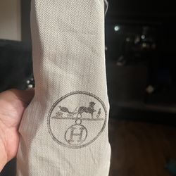 Designers  https://offerup.com/redirect/?o=U2FuZGFscy5Teg== 42 .Its Sz 8