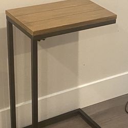 Sofa/Nightstand /Side End  Computer Holder C Table With Black Metal Base And Light Wood Top, H26”xW16”xD10”