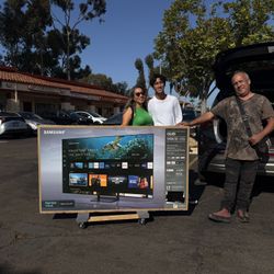 65 “ Samsung Smart 4K OLED HDR 144HZ TV