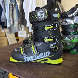 DALBELLO AVANTI 130 Size 26.0