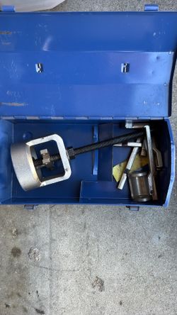 Toyota Factory Tools Puller Set