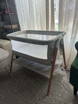 Simmons Kids Bedside Bassinet