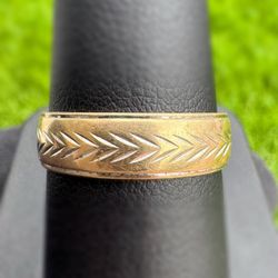 Vintage Jewelry 14k solid yellow  gold flower band ring size 11