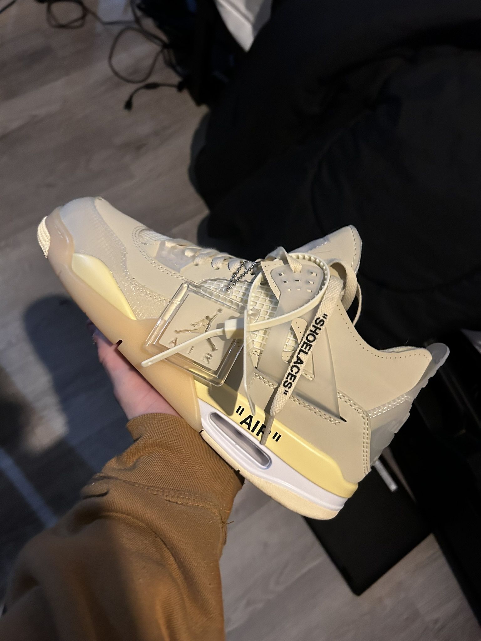 Off White Jordan 4
