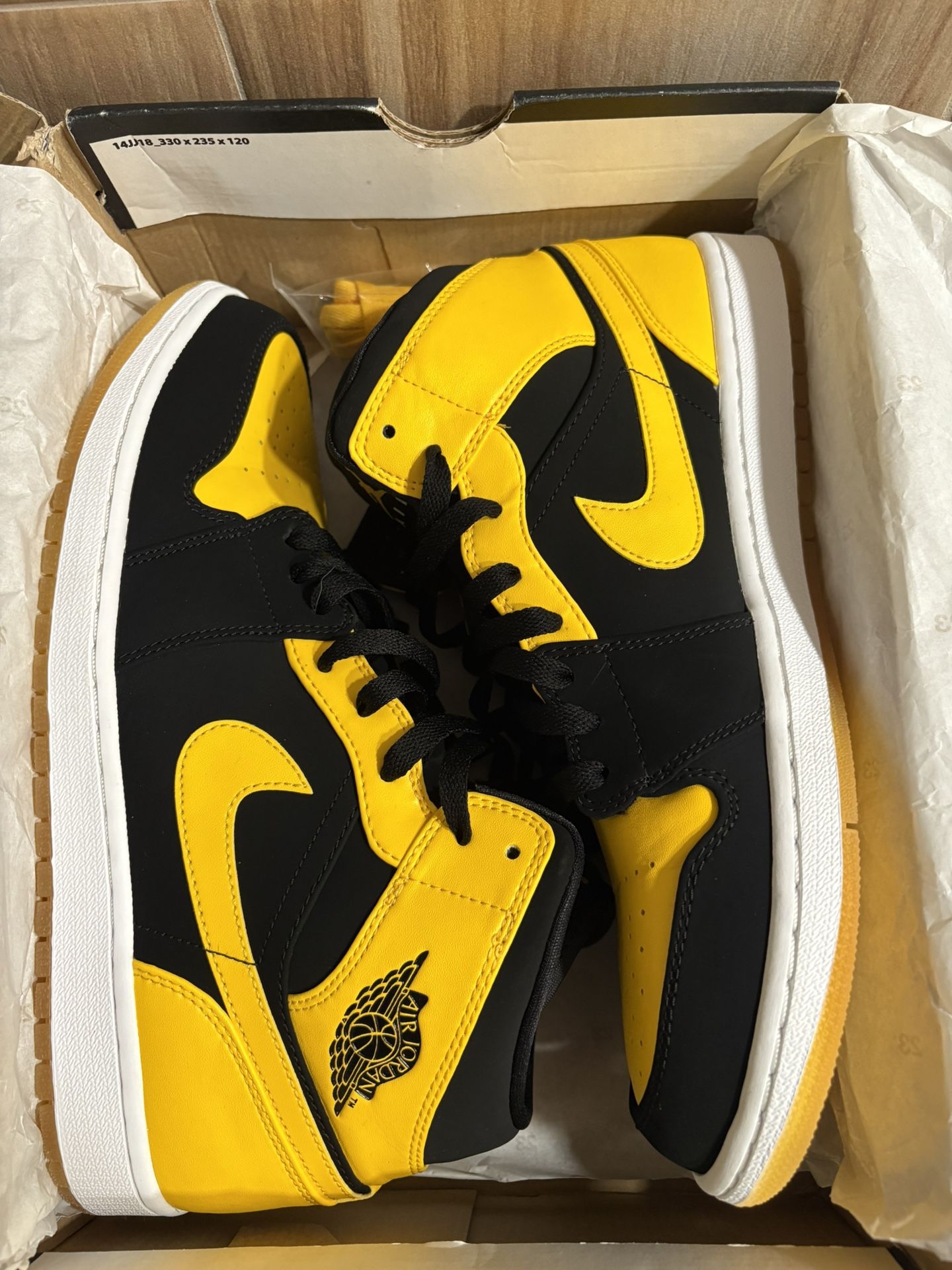 Air Jordan 1 Mid “New Love” 2017 Release