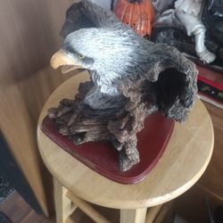 Eagle Statue 