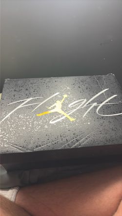 Jordan 4 thunder