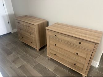 New set of nightstands