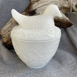 Vtg Avon Milk Glass Bird Basket 