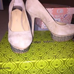 Brand new gianni bini heels with sparkly bottoms. never been worn. size 6 medium