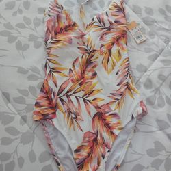New Beautiful Bathing Suit Size M.  See Photos.  Cash Pickup Only 