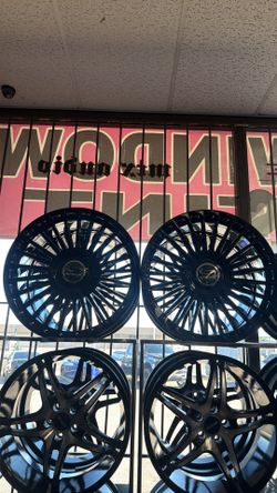 22” STRADA GLOSS BLACK MULTISPOKE WHEEL