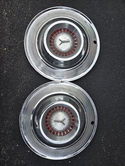 1964 Plymouth Belvedere Hub Caps (2)
