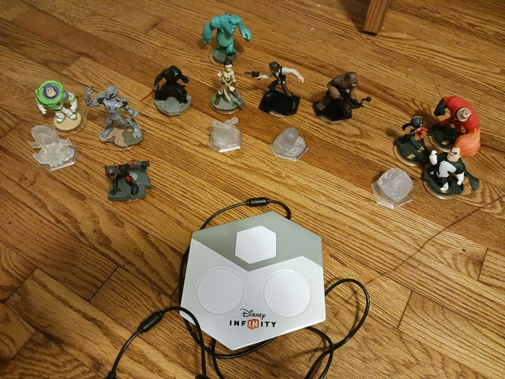 Disney Infinity With Figures