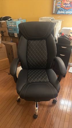 Black Executive Office/Gaming Chair with Reclining Footrest – Excellent Condition