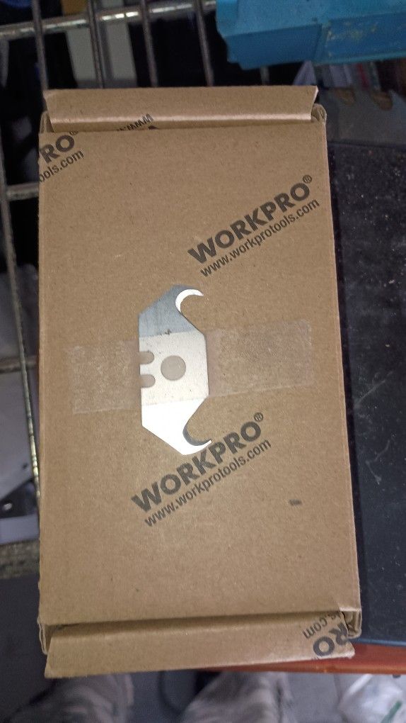 Roofing or Carpet utility Blades