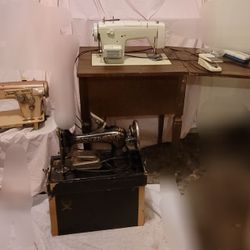 3 Vtg Sewing Machines