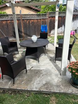 Patio Dining Set Make offer!